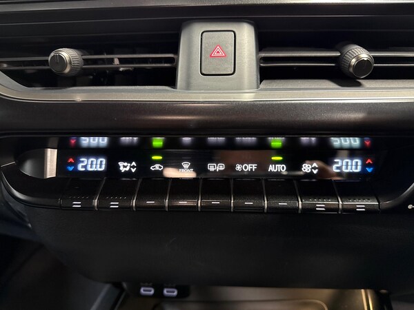 Used Lexus UX 2023 for sale - 76219174: Photo 12