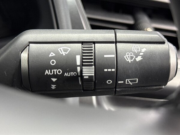 Used Lexus UX 2023 for sale - 76219174: Photo 26