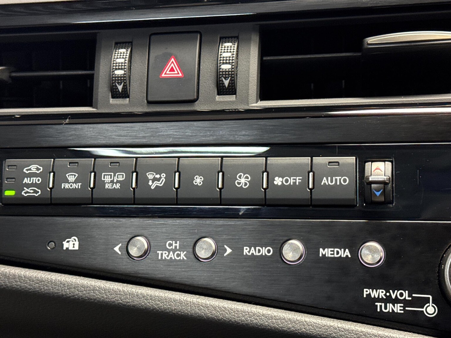 Used Lexus ES 2024 for sale - 76693361: Photo 22