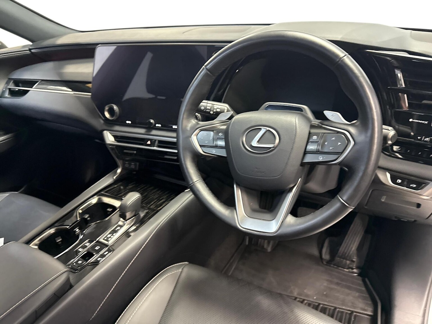 Used Lexus RX 2024 for sale - 76570963: Photo 9