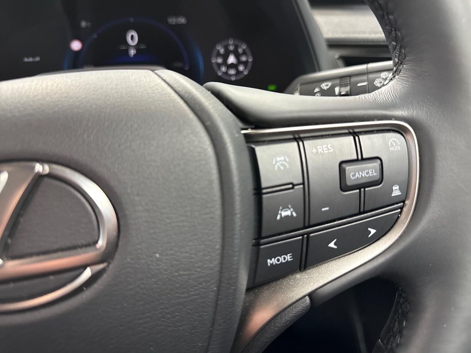 Used Lexus UX 2024 for sale - 77984010: Photo 24