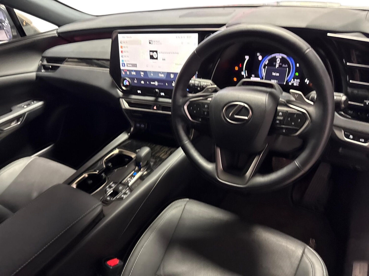 Used Lexus RX 2023 for sale - 76346982: Photo 9