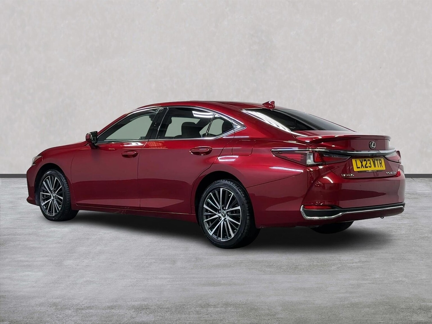 Used Lexus ES 2023 for sale - 76305424: Photo 2