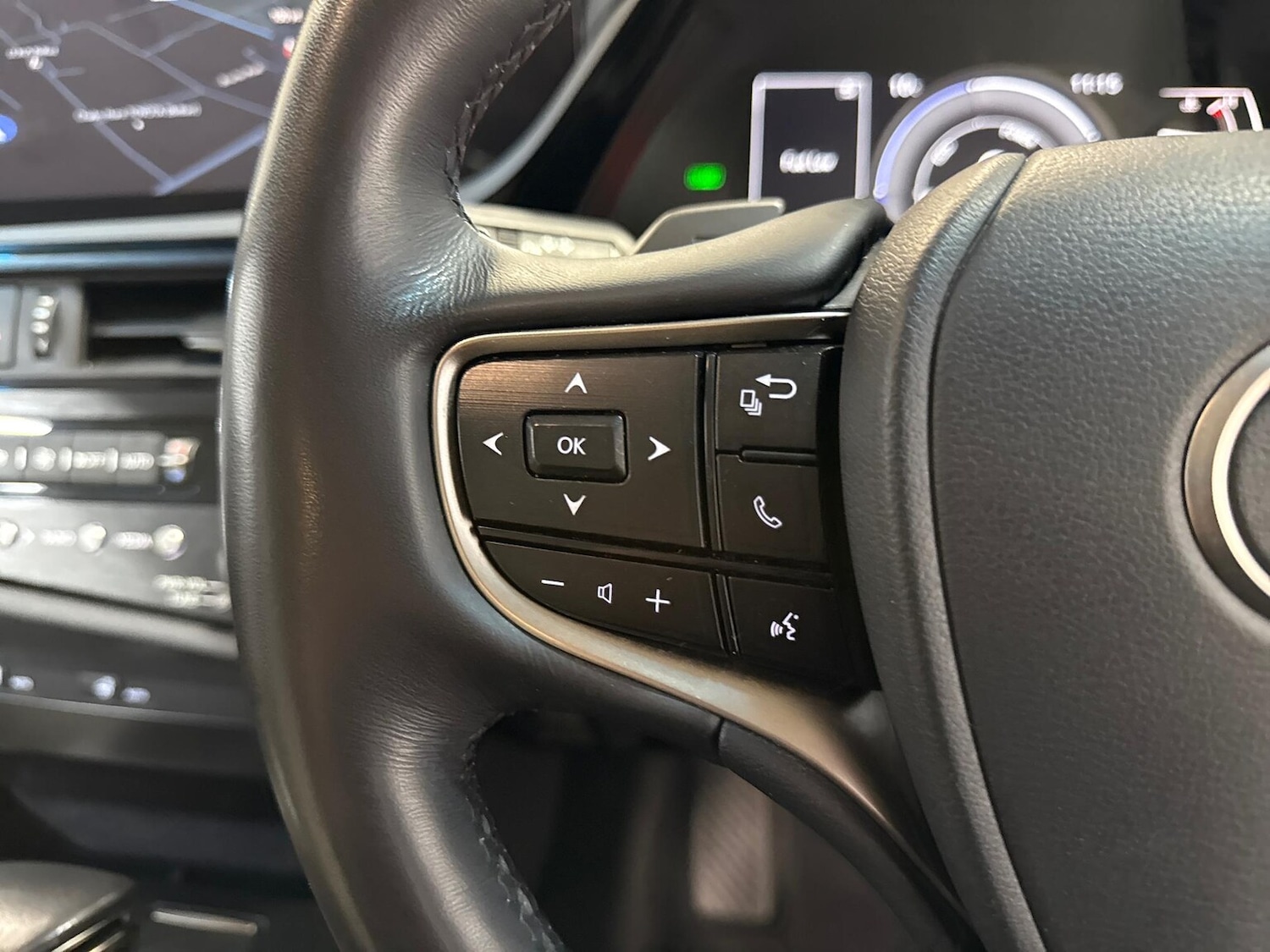 Used Lexus ES 2023 for sale - 76305424: Photo 24