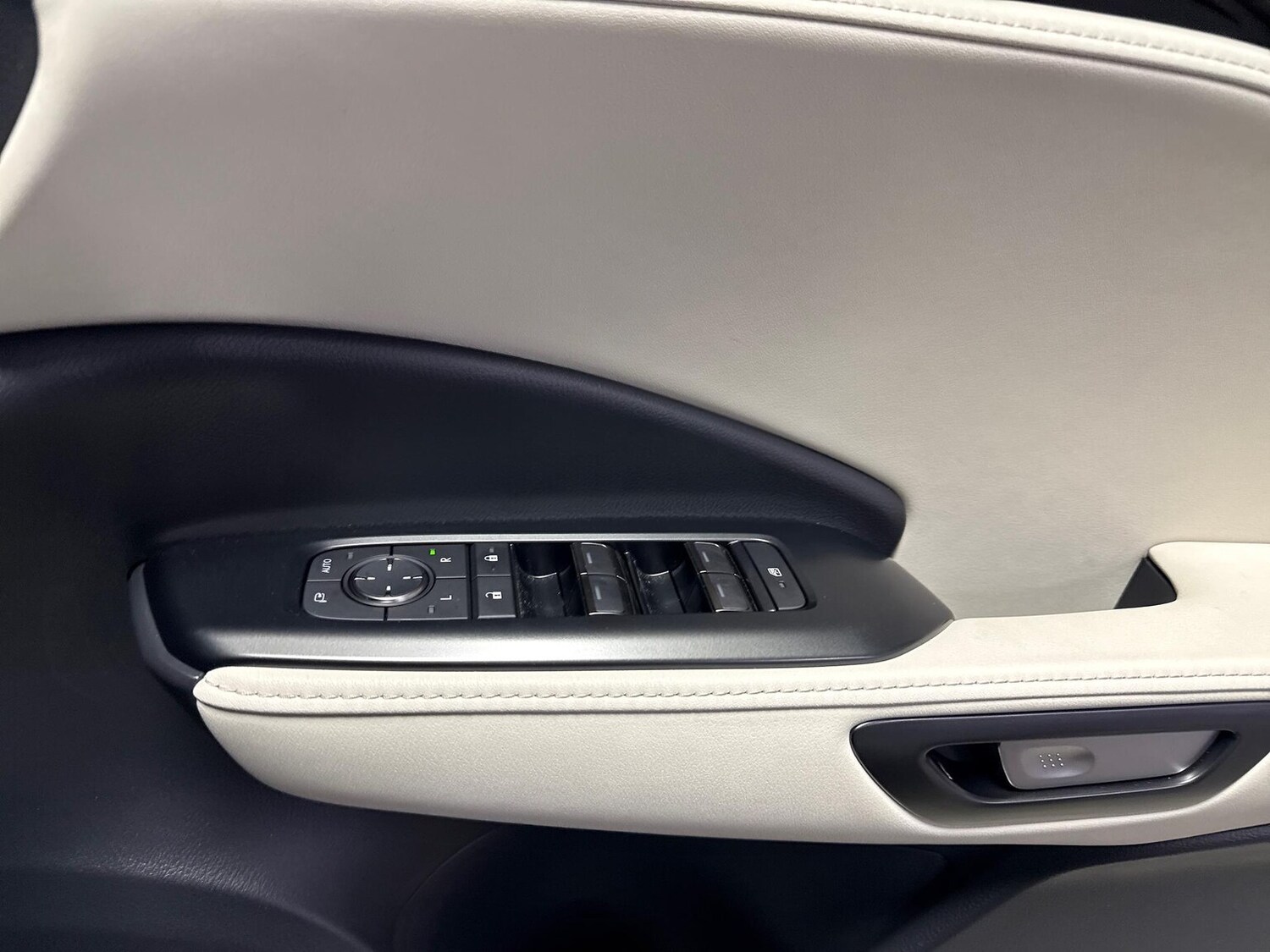 Used Lexus LBX 2025 for sale - 77487537: Photo 21