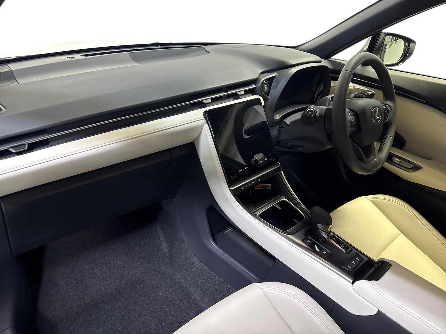 Used Lexus LBX 2025 for sale - 77487537: Photo 7