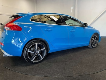 Used Volvo V40 2015 for sale - 79055959: Photo