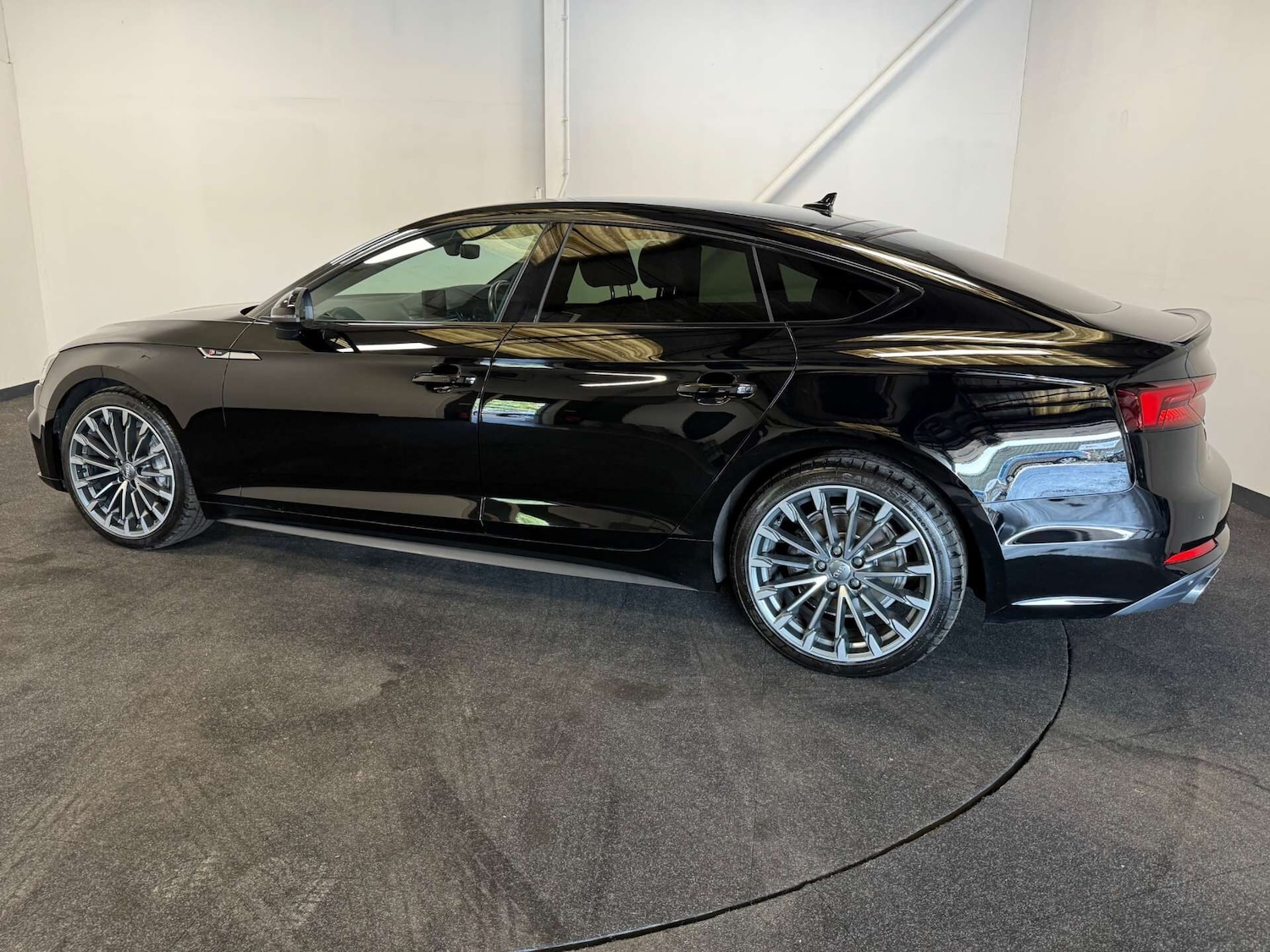 Used Audi A5 2017 for sale - 76365758: Photo 3