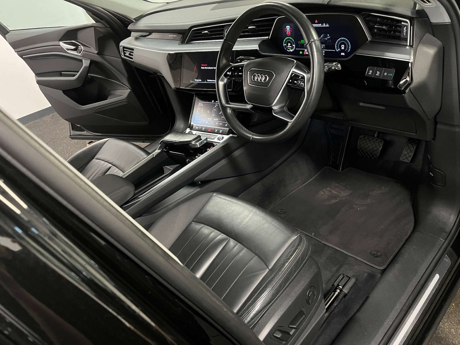 Used Audi e-tron 2020 for sale - 76334344: Photo 17