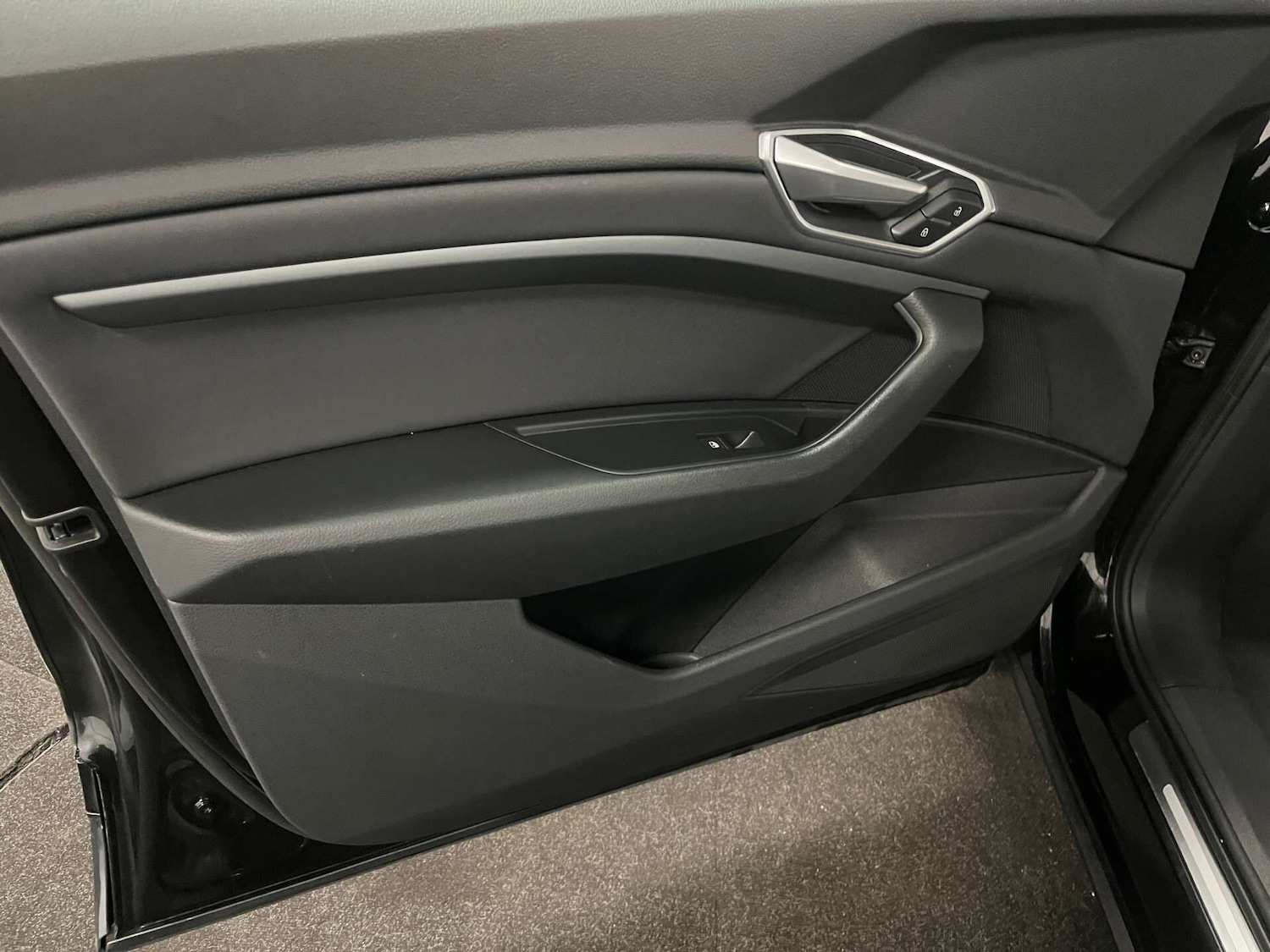 Used Audi e-tron 2020 for sale - 76334344: Photo 46