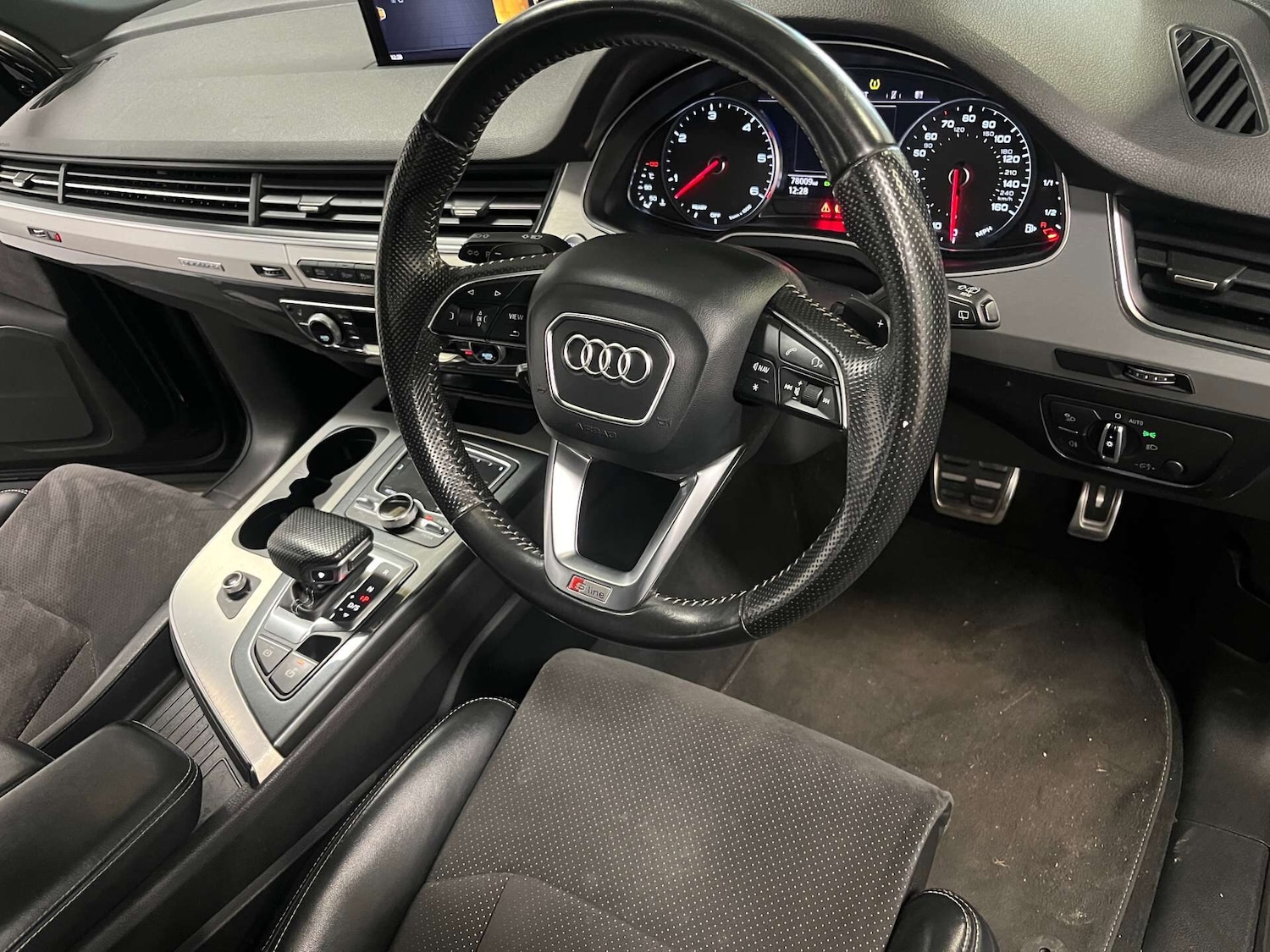 Used Audi Q7 2018 for sale - 76030120: Photo 17