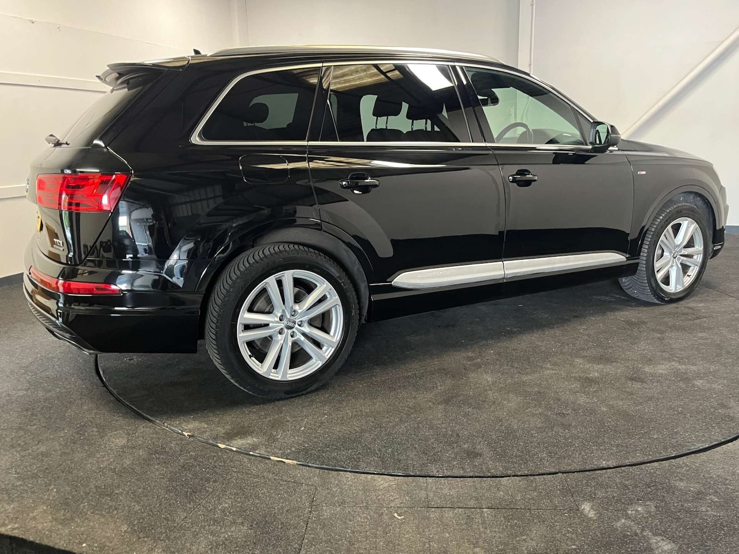 Used Audi Q7 2018 for sale - 76030120: Photo 5