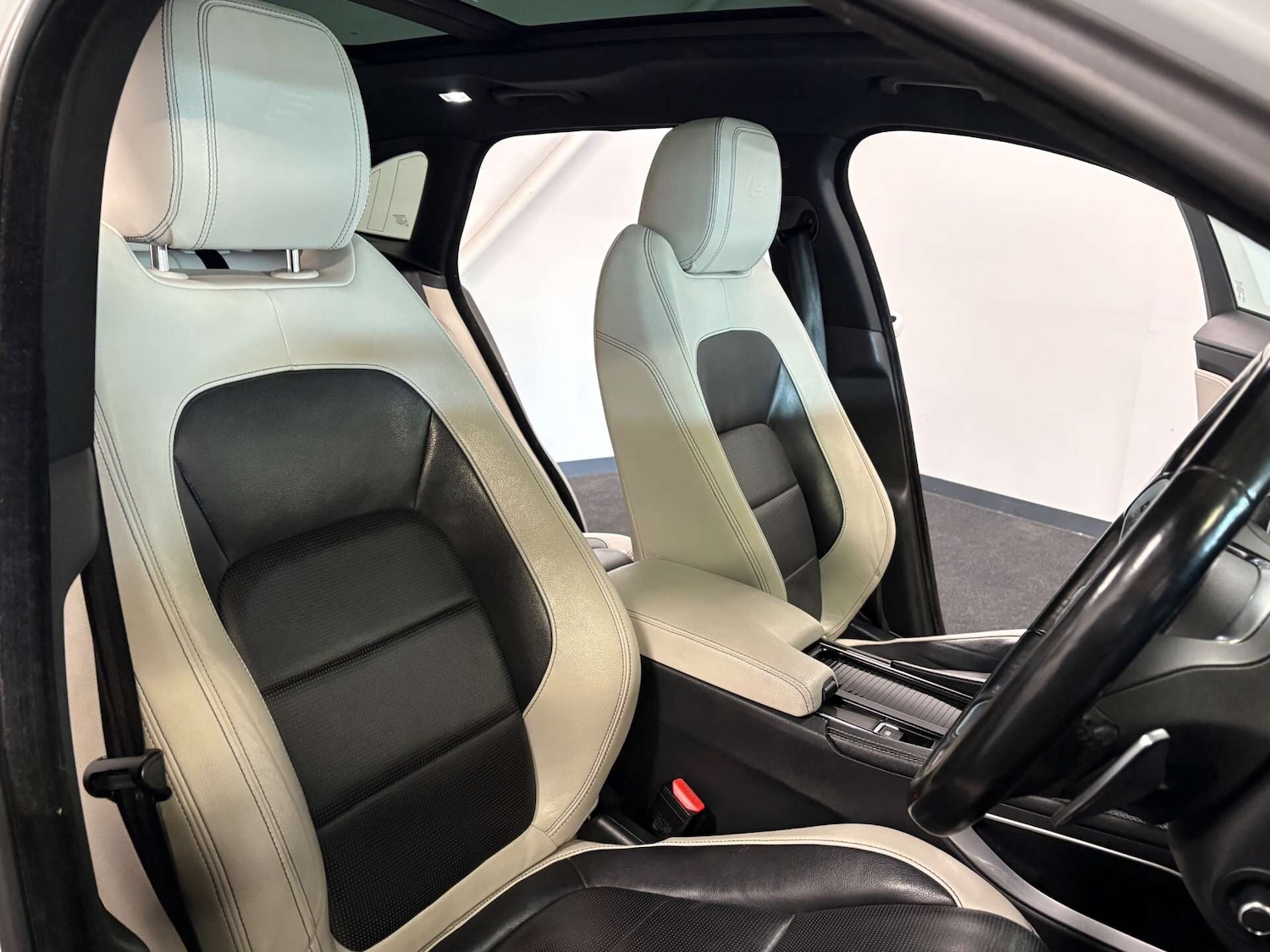 Used Jaguar F-Pace 2017 for sale - 77128997: Photo 17