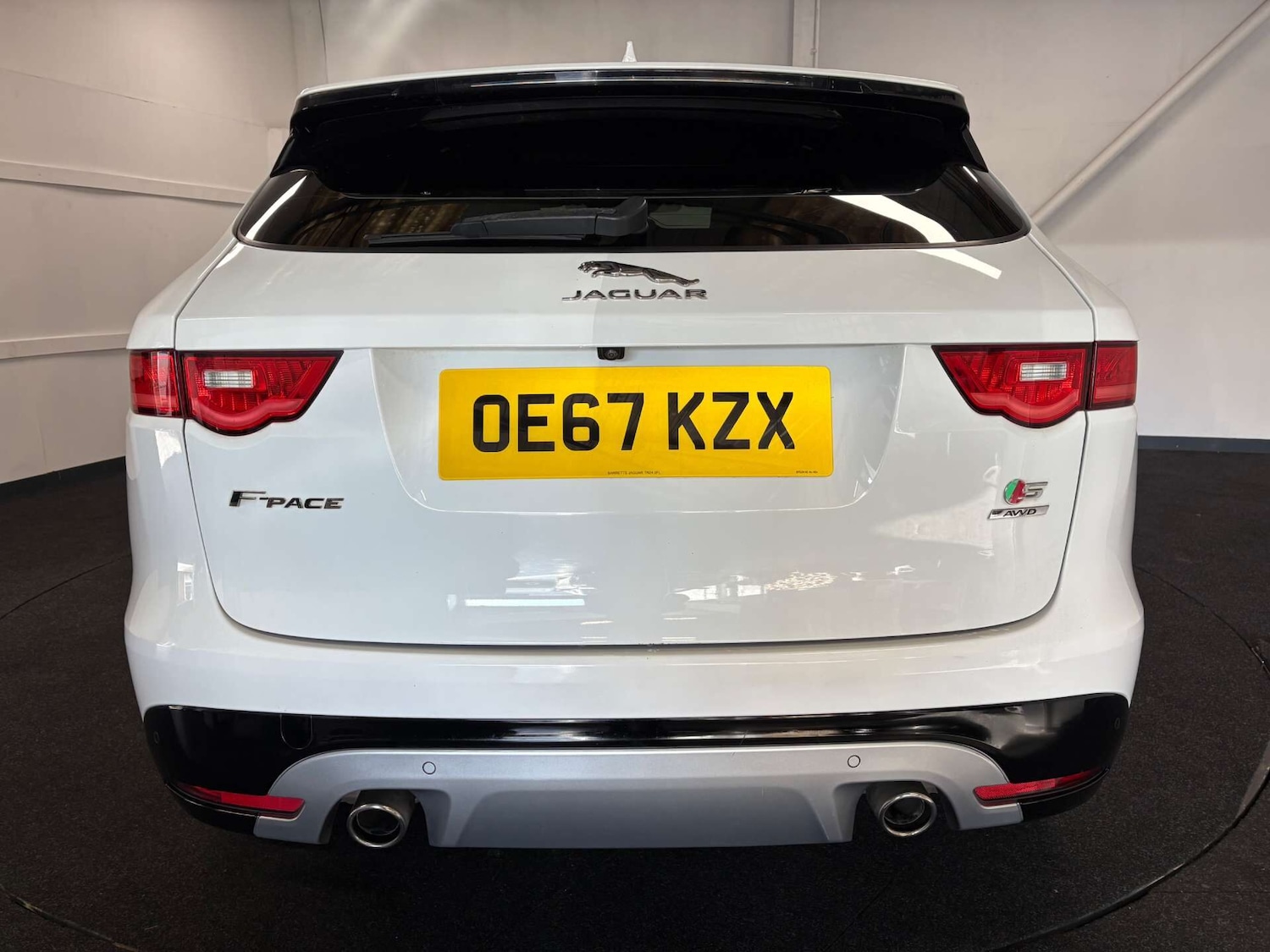 Used Jaguar F-Pace 2017 for sale - 77128997: Photo 4