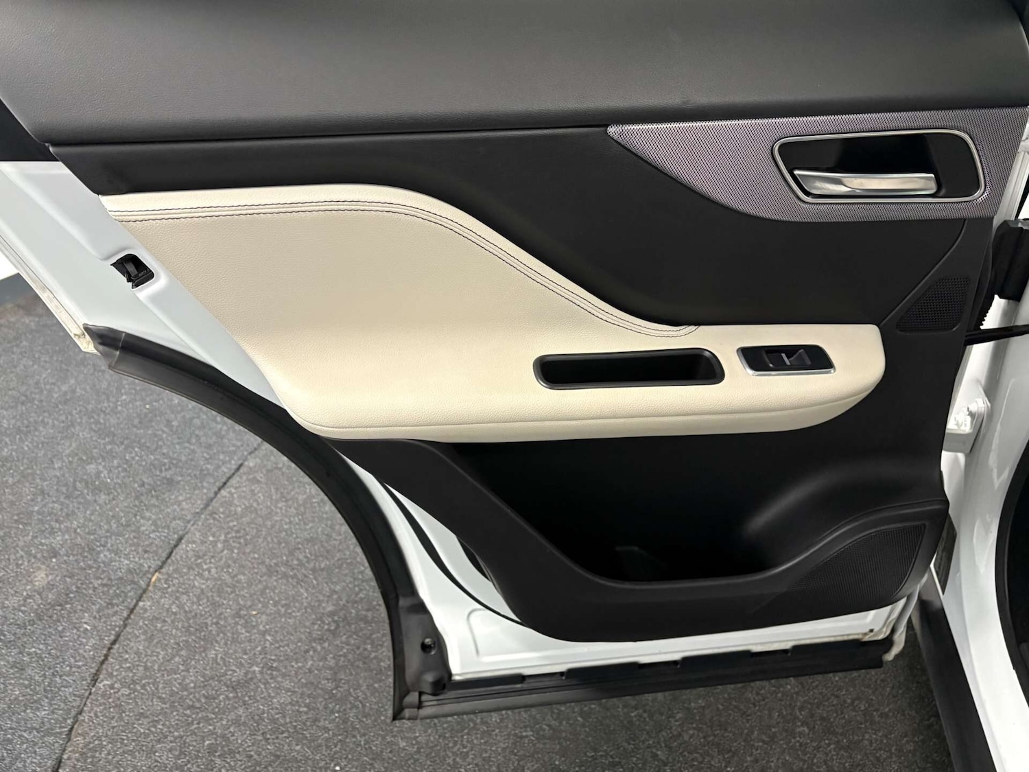 Used Jaguar F-Pace 2017 for sale - 77128997: Photo 44