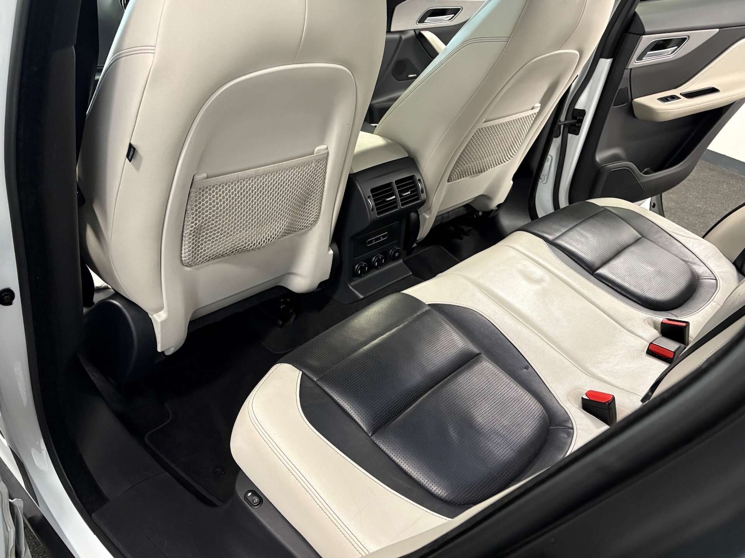 Used Jaguar F-Pace 2017 for sale - 77128997: Photo 48