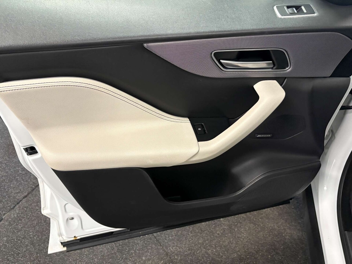 Used Jaguar F-Pace 2017 for sale - 77128997: Photo 49