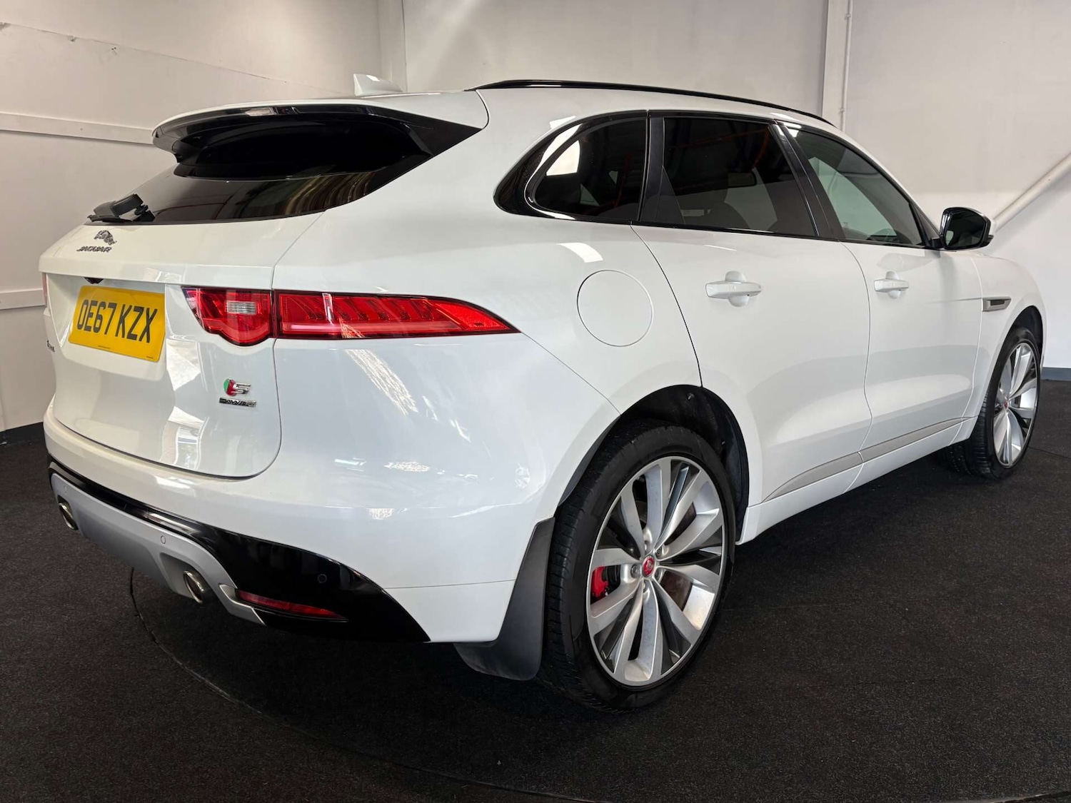 Used Jaguar F-Pace 2017 for sale - 77128997: Photo 5
