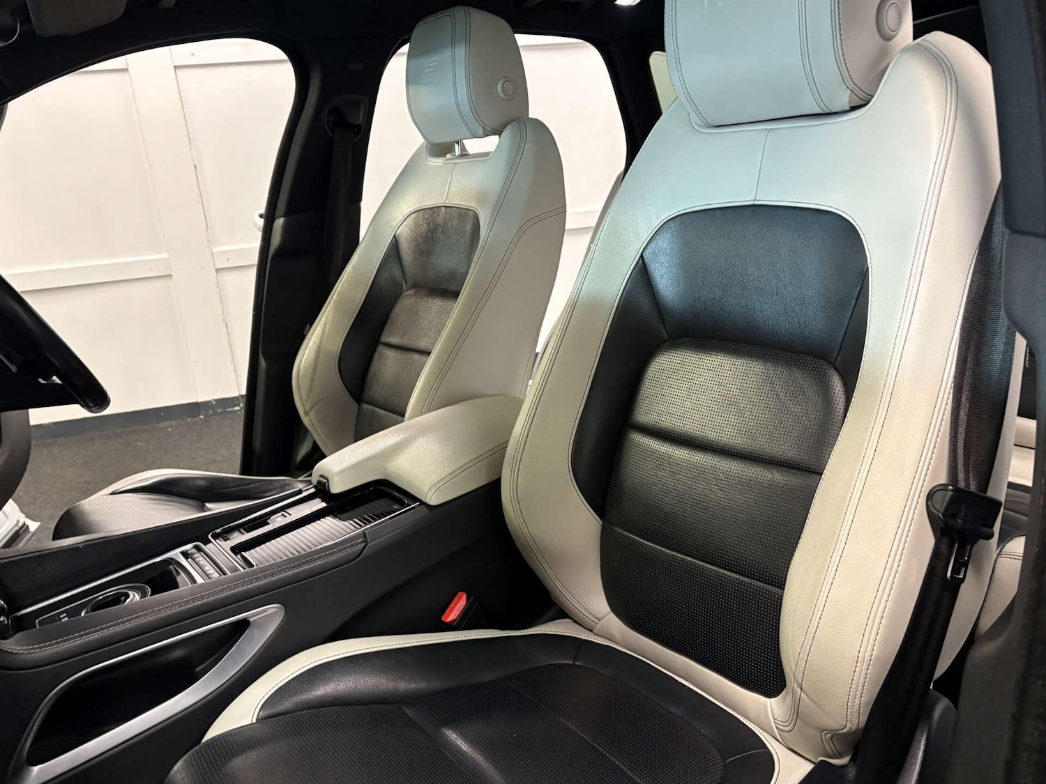 Used Jaguar F-Pace 2017 for sale - 77128997: Photo 55