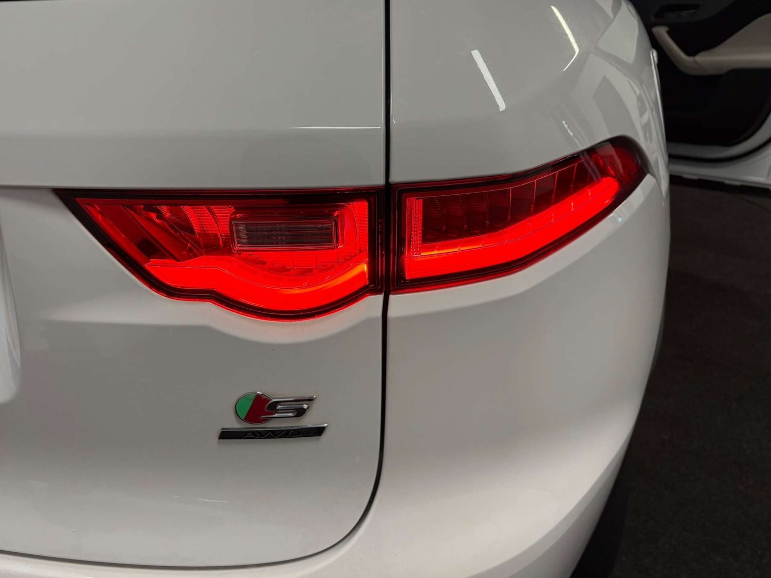 Used Jaguar F-Pace 2017 for sale - 77128997: Photo 59