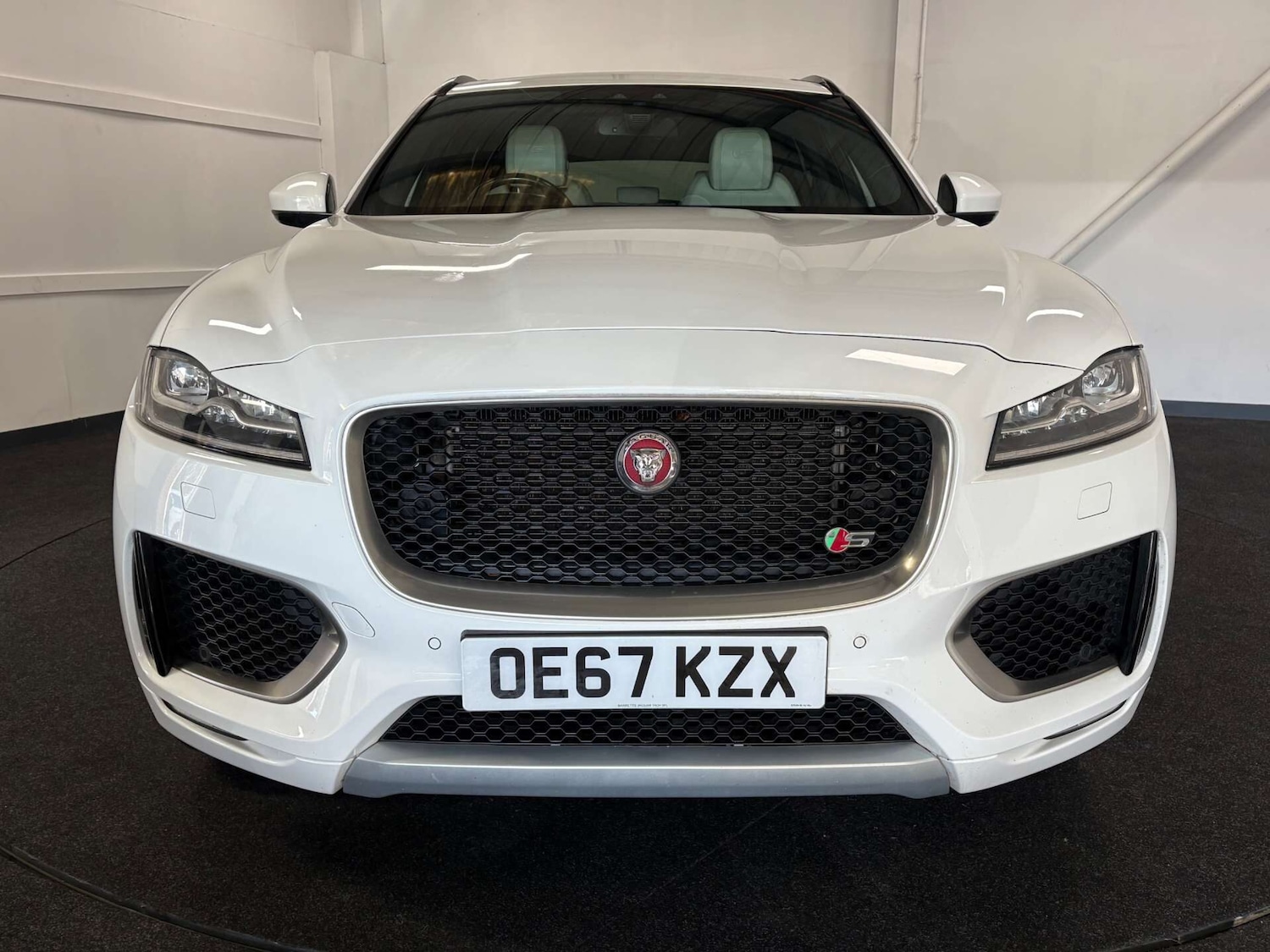 Used Jaguar F-Pace 2017 for sale - 77128997: Photo 7