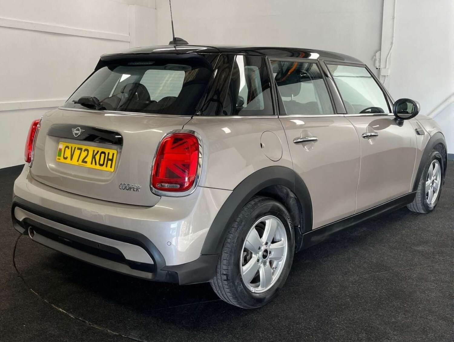Used MINI Hatch 2022 for sale - 76541392: Photo 5