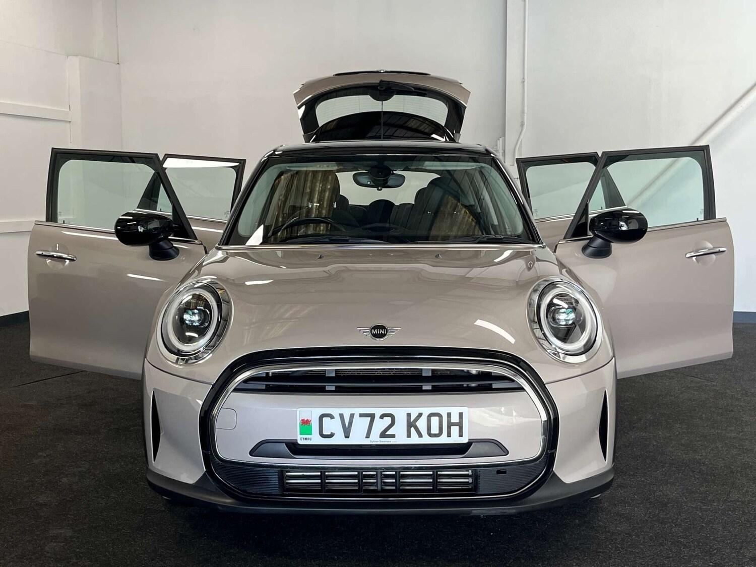 Used MINI Hatch 2022 for sale - 76541392: Photo 8