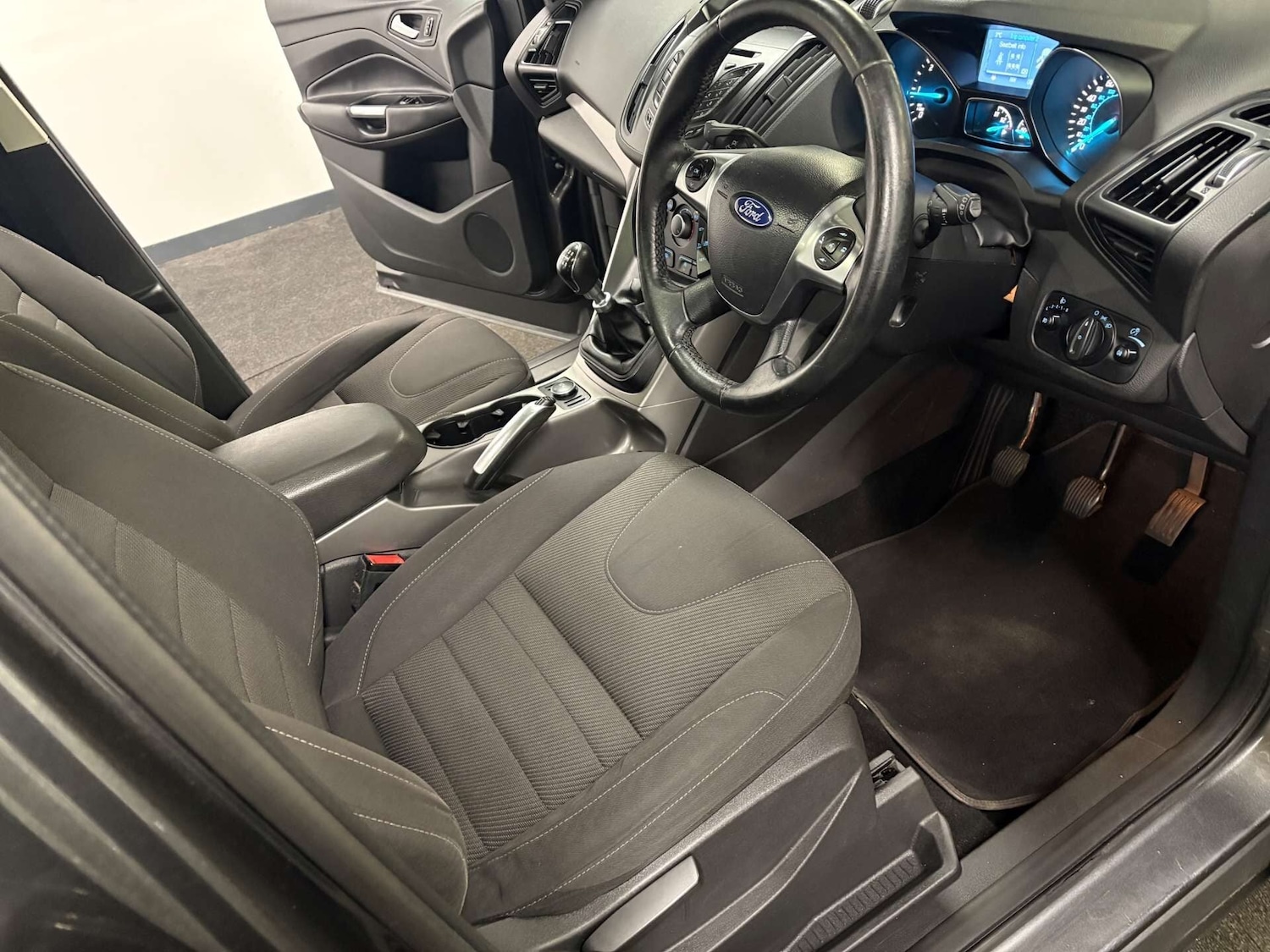 Used Ford Kuga 2016 for sale - 77463022: Photo 15