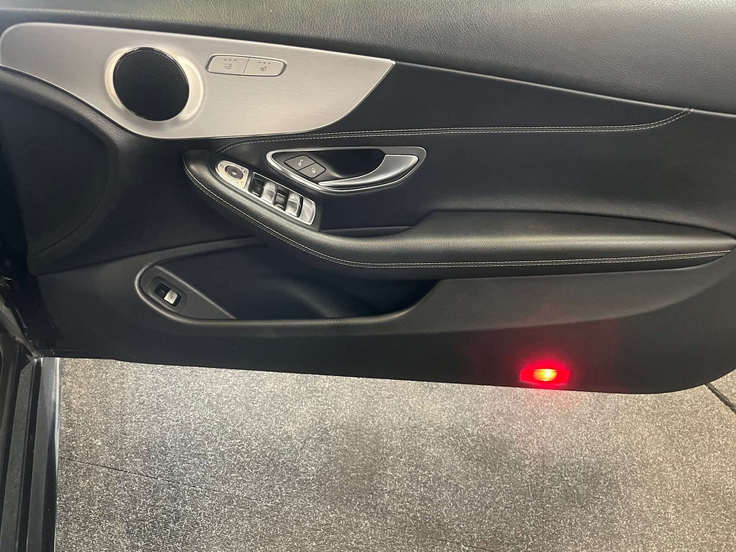 Used Mercedes-Benz C Class 2019 for sale - 75426091: Photo 11