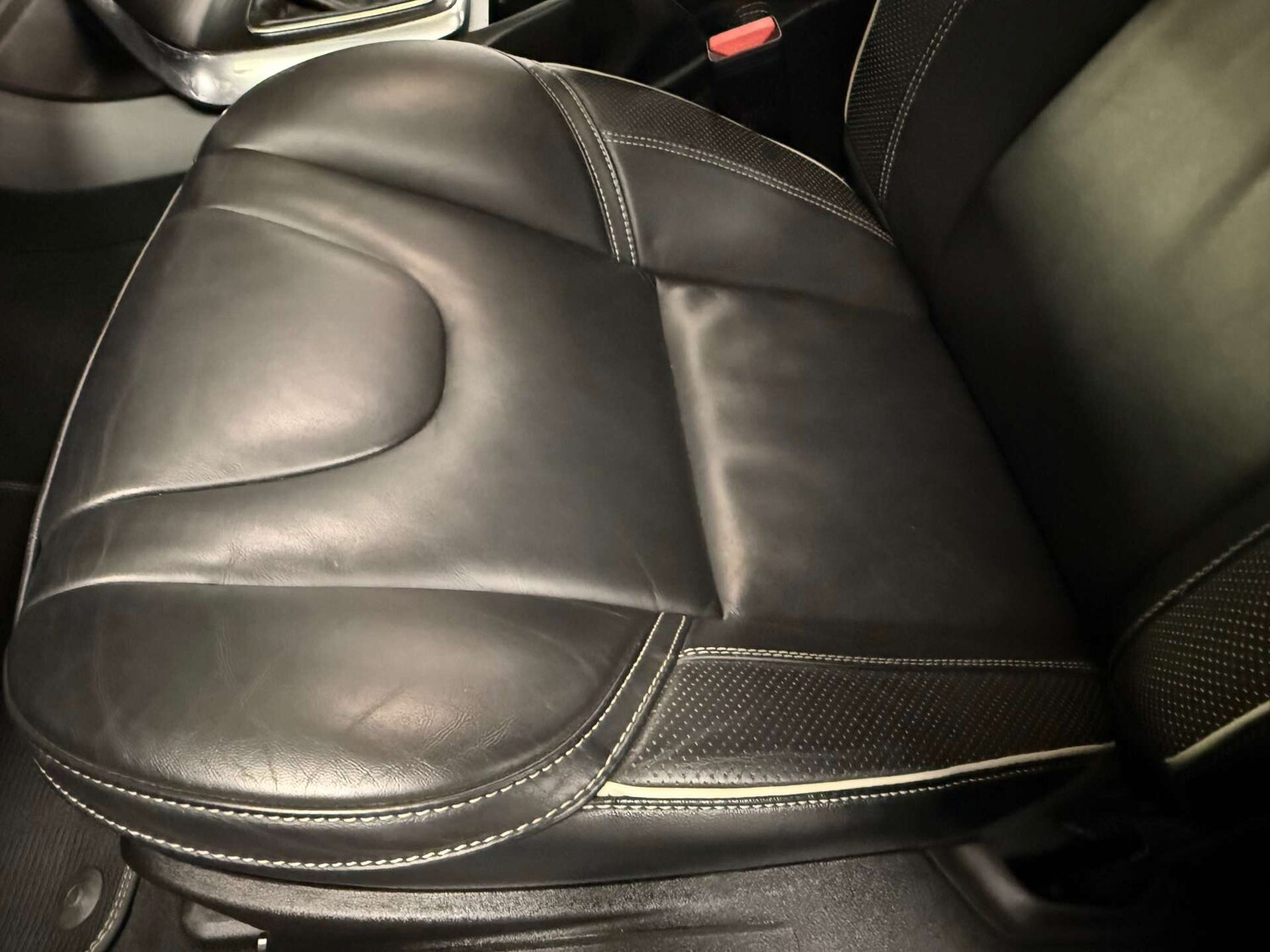 Used Volvo V40 2017 for sale - 76257160: Photo 15