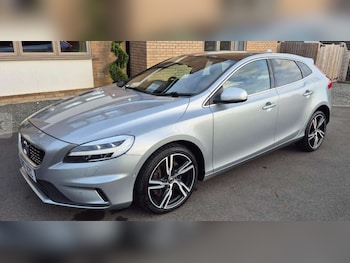 2017 - 2.0 V40 R-Design Pro D3 Auto 5dr