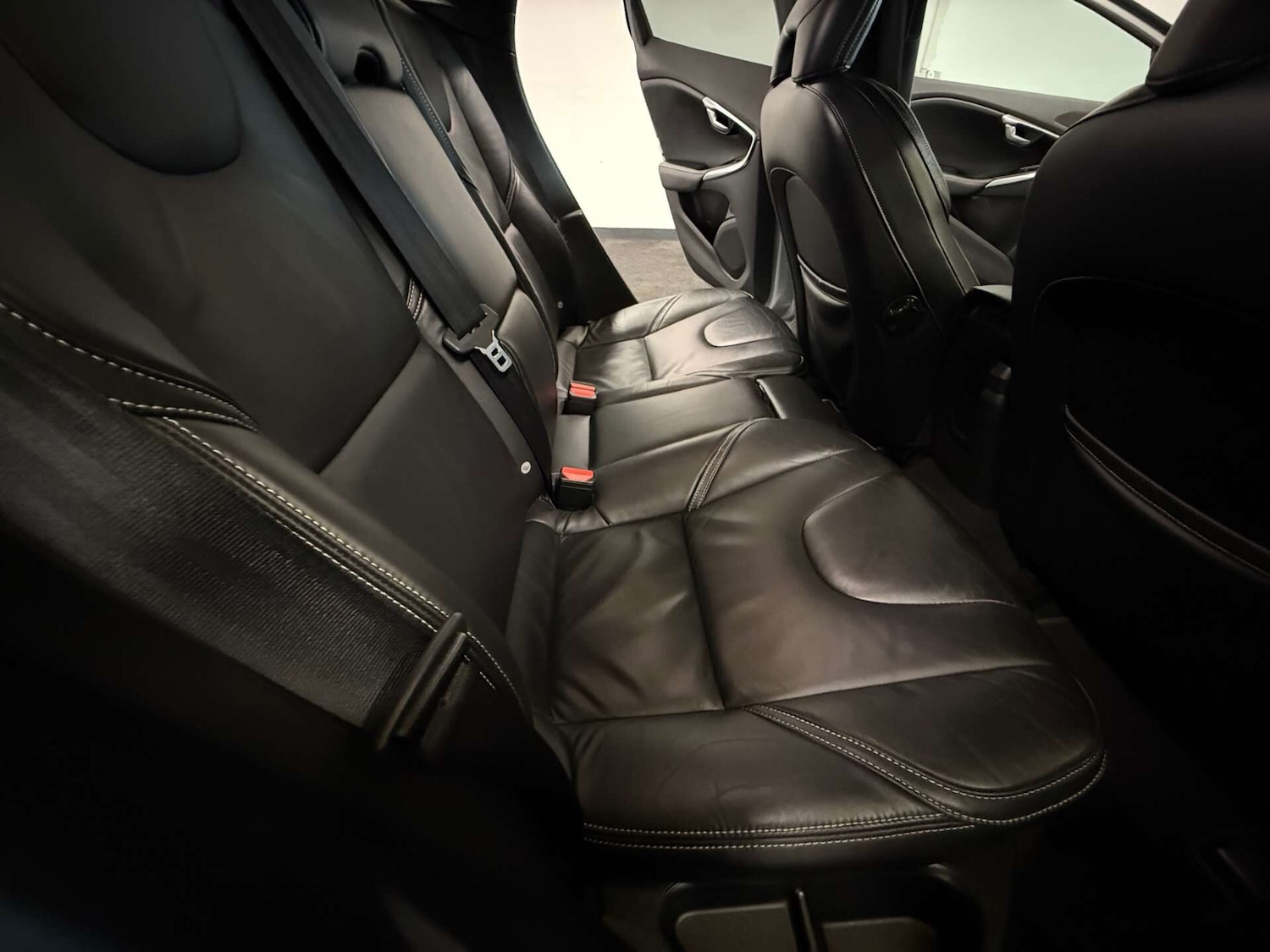 Used Volvo V40 2017 for sale - 76257160: Photo 20