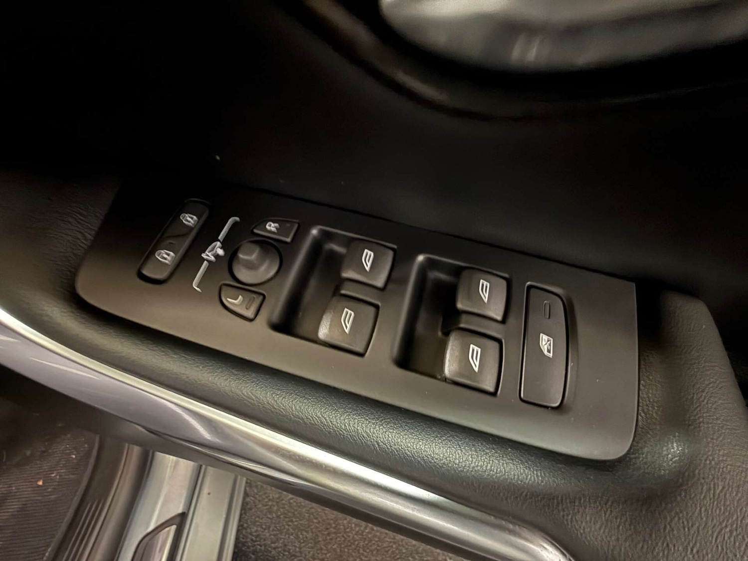 Used Volvo V40 2017 for sale - 76257160: Photo 24