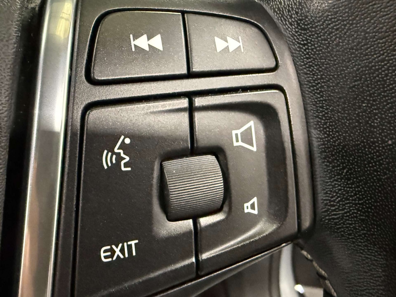 Used Volvo V40 2017 for sale - 76257160: Photo 26