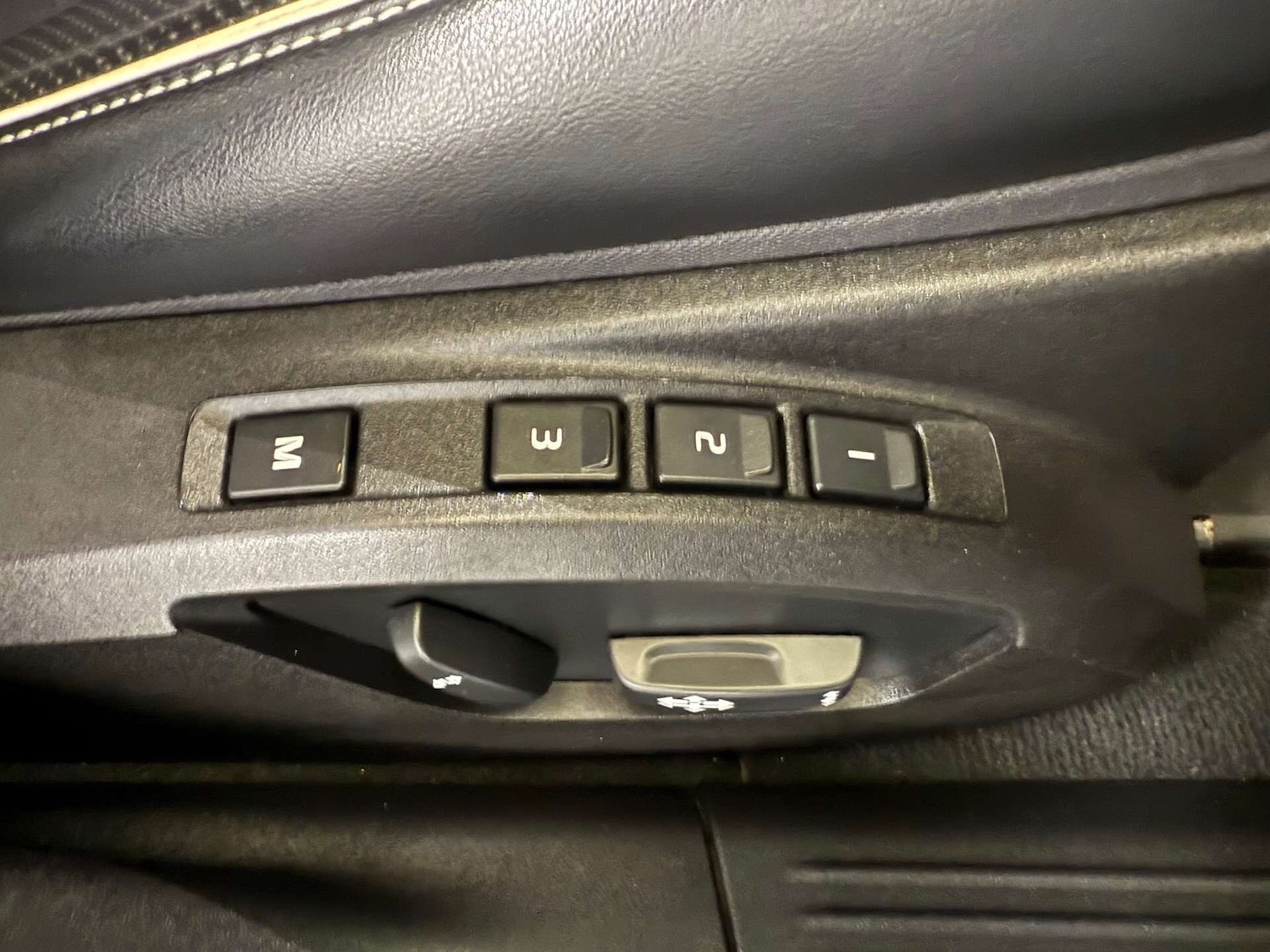 Used Volvo V40 2017 for sale - 76257160: Photo 29