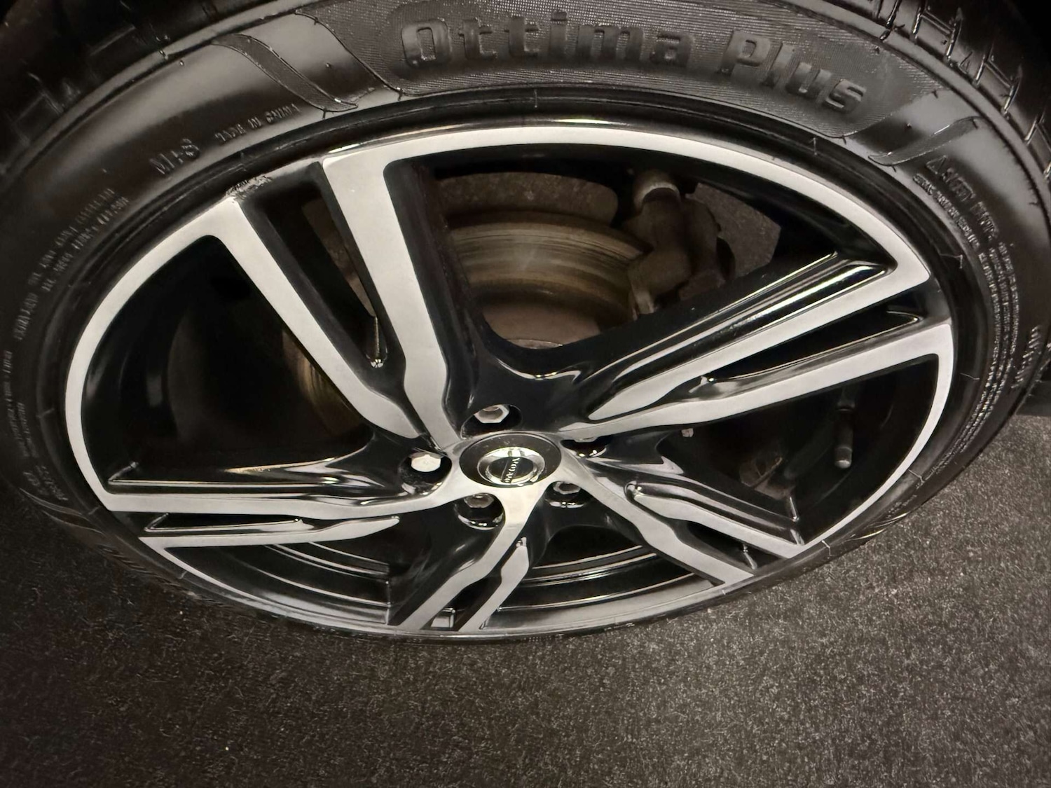 Used Volvo V40 2017 for sale - 76257160: Photo 36