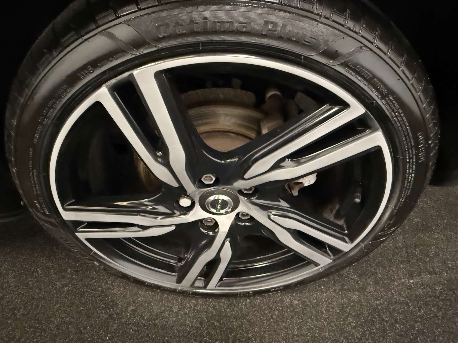 Used Volvo V40 2017 for sale - 76257160: Photo 37