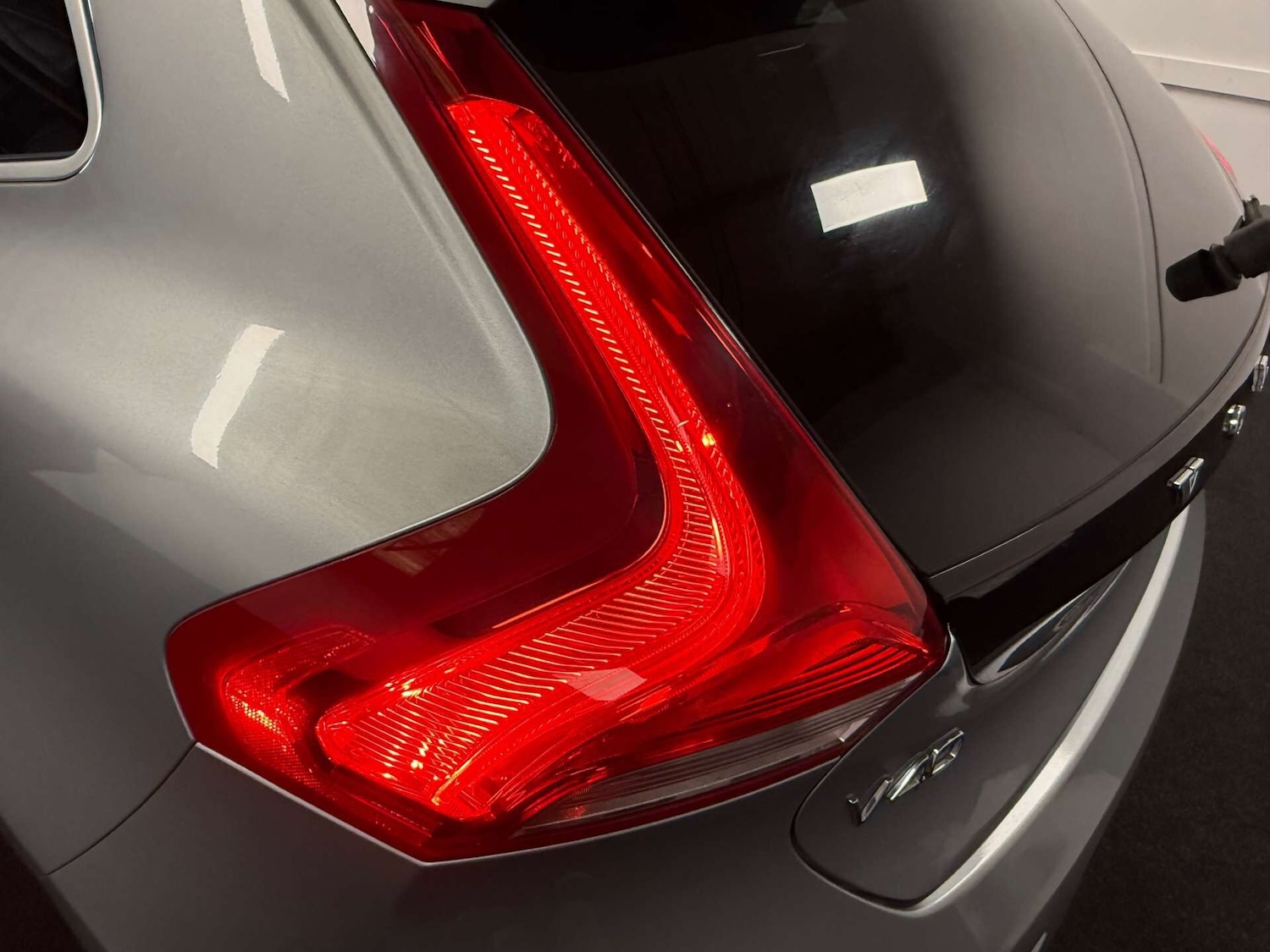 Used Volvo V40 2017 for sale - 76257160: Photo 47