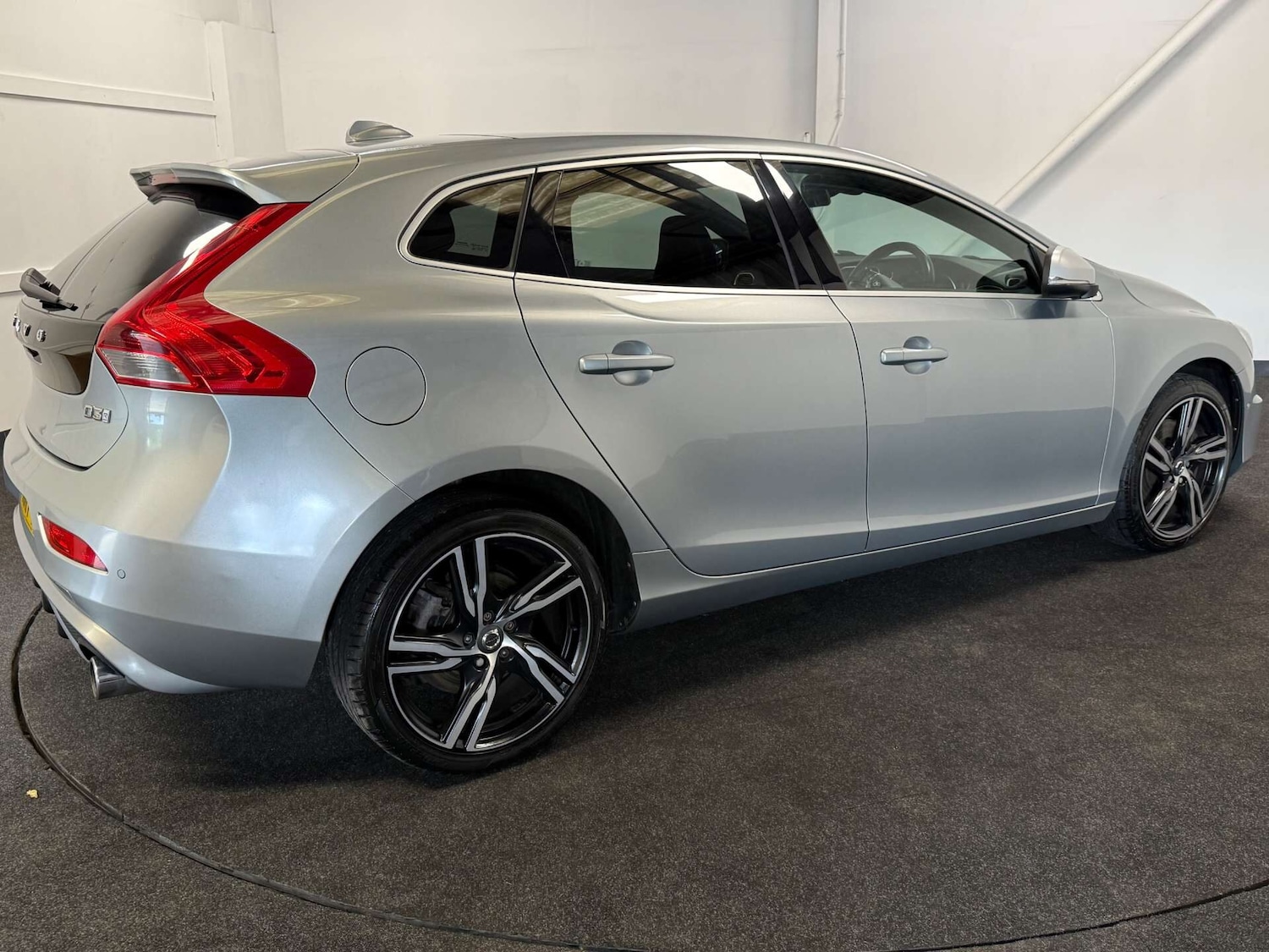 Used Volvo V40 2017 for sale - 76257160: Photo 5