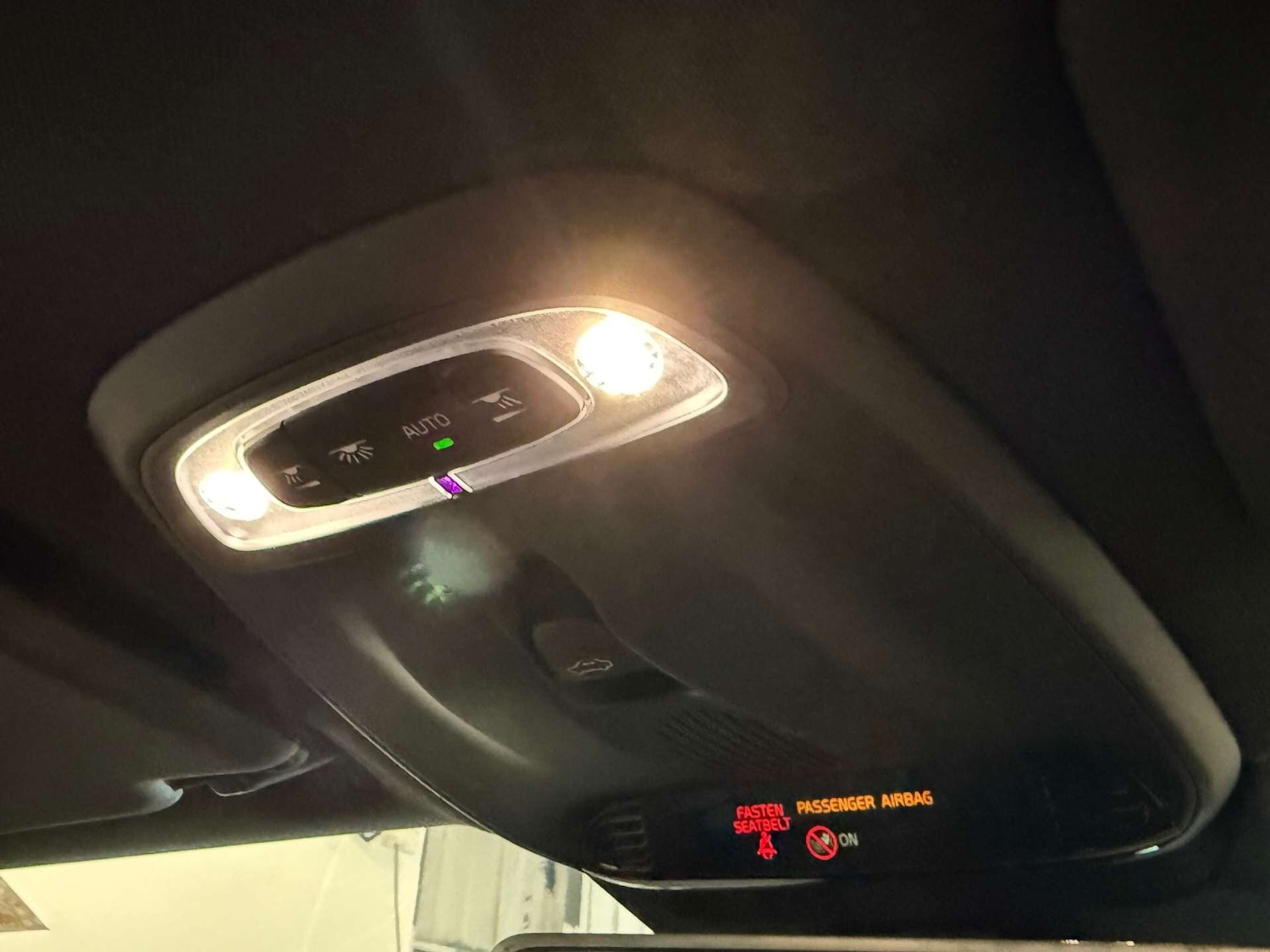 Used Volvo V40 2017 for sale - 76257160: Photo 50