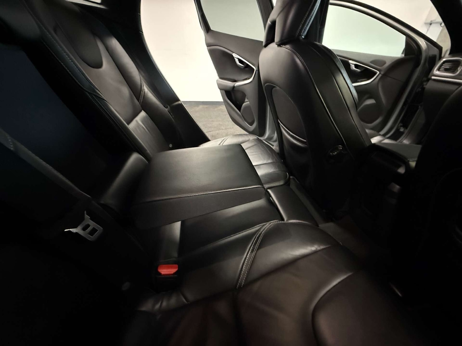 Used Volvo V40 2017 for sale - 76257160: Photo 54