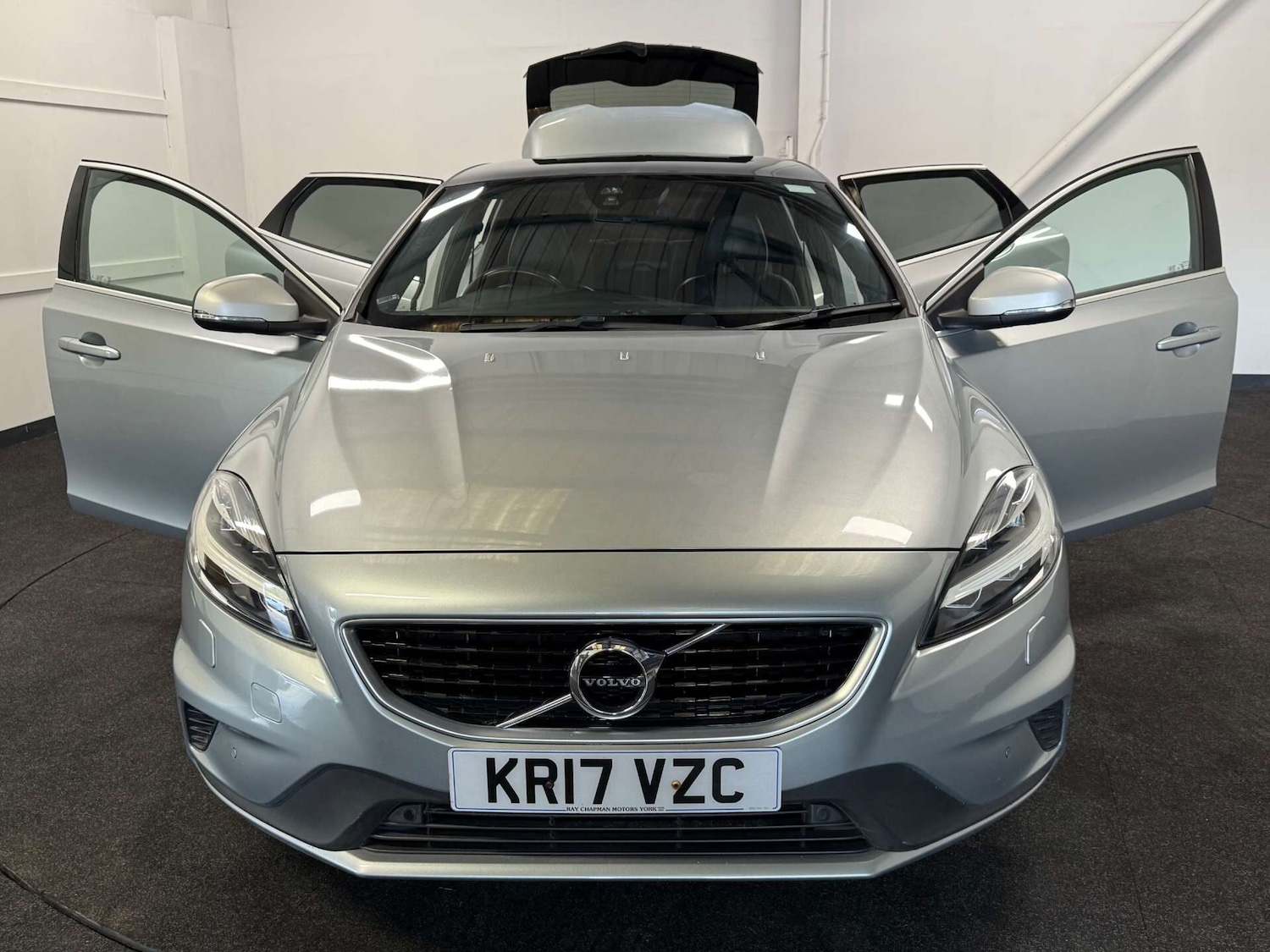 Used Volvo V40 2017 for sale - 76257160: Photo 8
