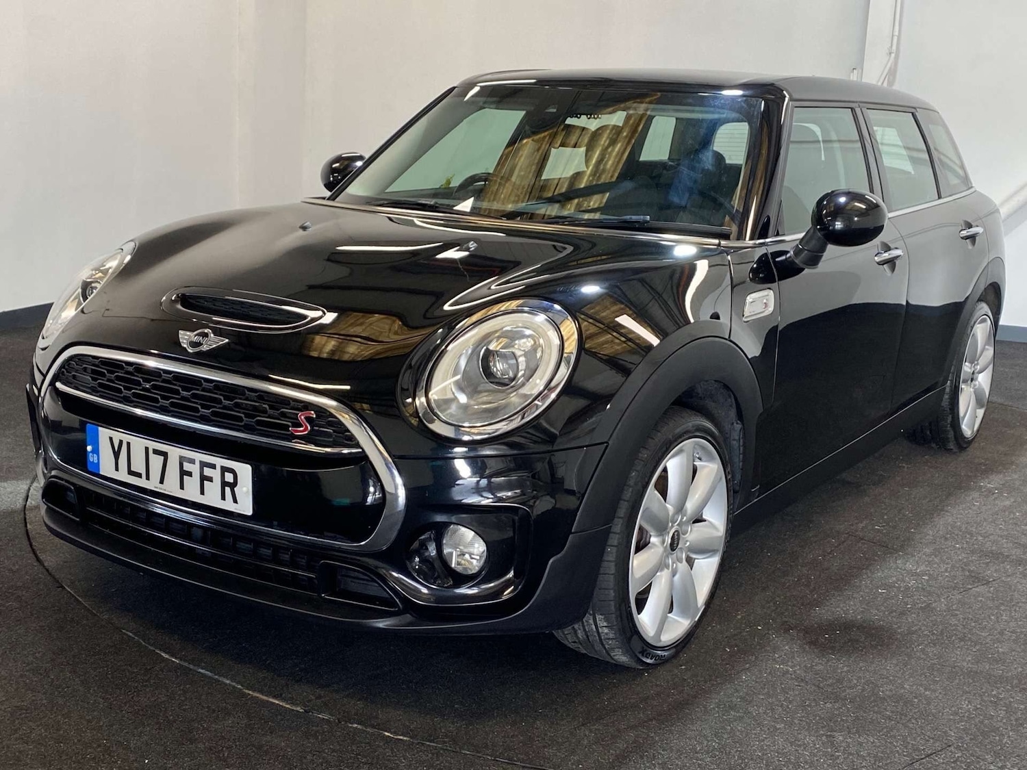 Used MINI Clubman 2017 for sale - 76859942: Photo 1