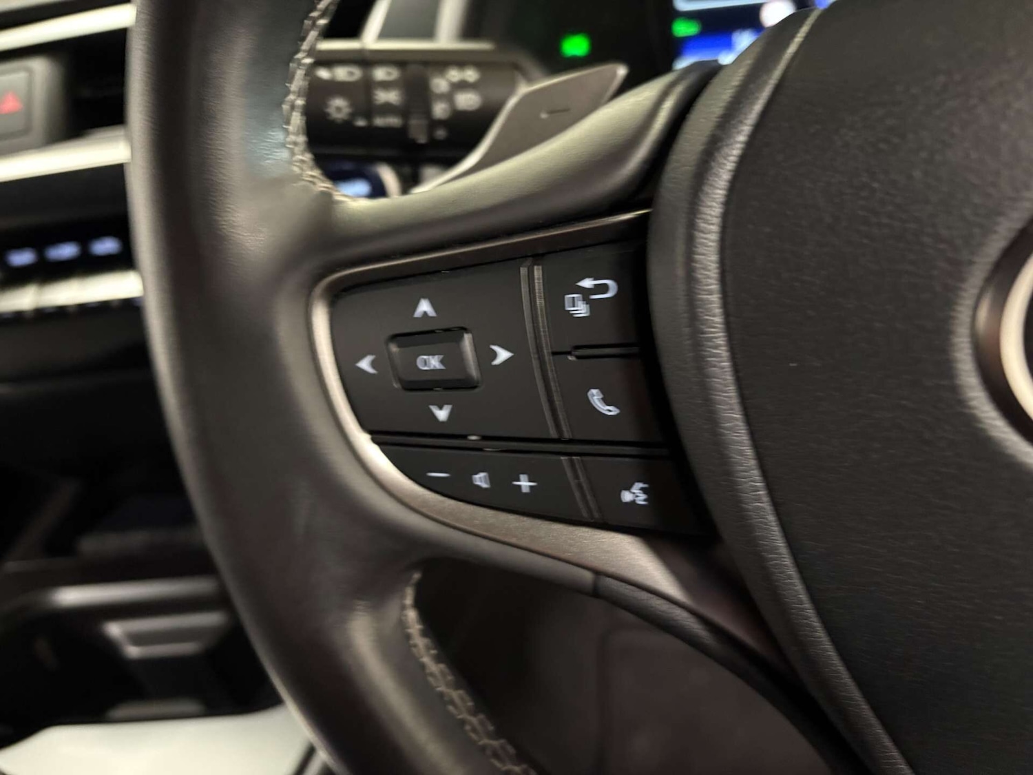 Used Lexus UX 2023 for sale - 77355139: Photo 17