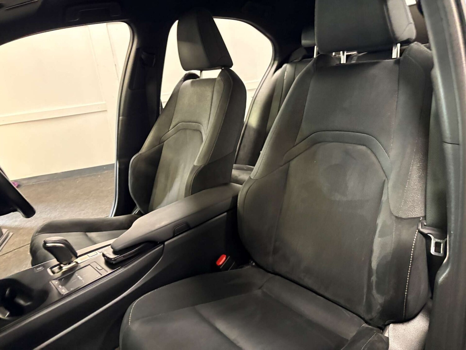 Used Lexus UX 2023 for sale - 77355139: Photo 39