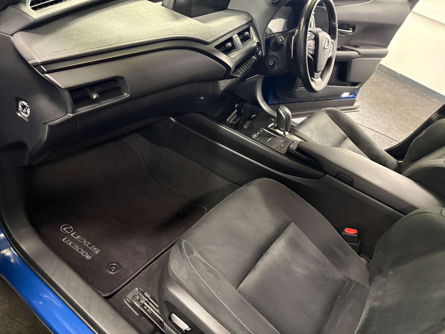 Used Lexus UX 2023 for sale - 77355139: Photo 43