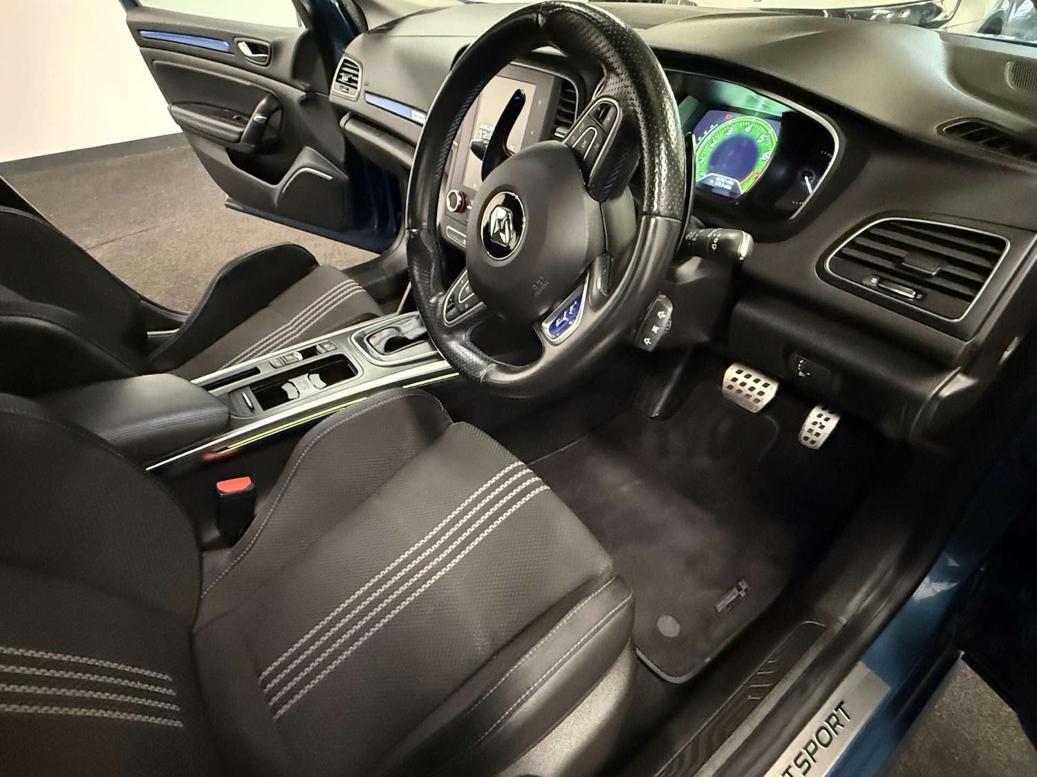 Used Renault Megane 2018 for sale - 77319391: Photo 14