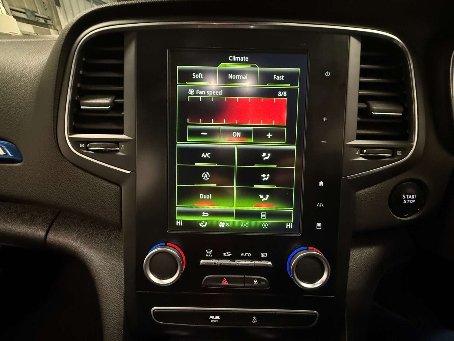 Used Renault Megane 2018 for sale - 77319391: Photo 25