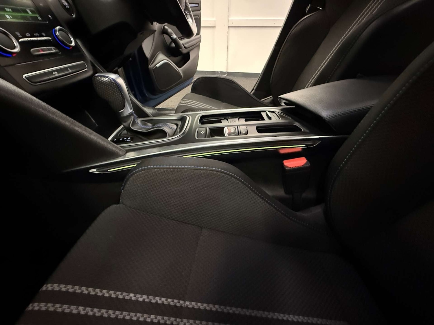 Used Renault Megane 2018 for sale - 77319391: Photo 46