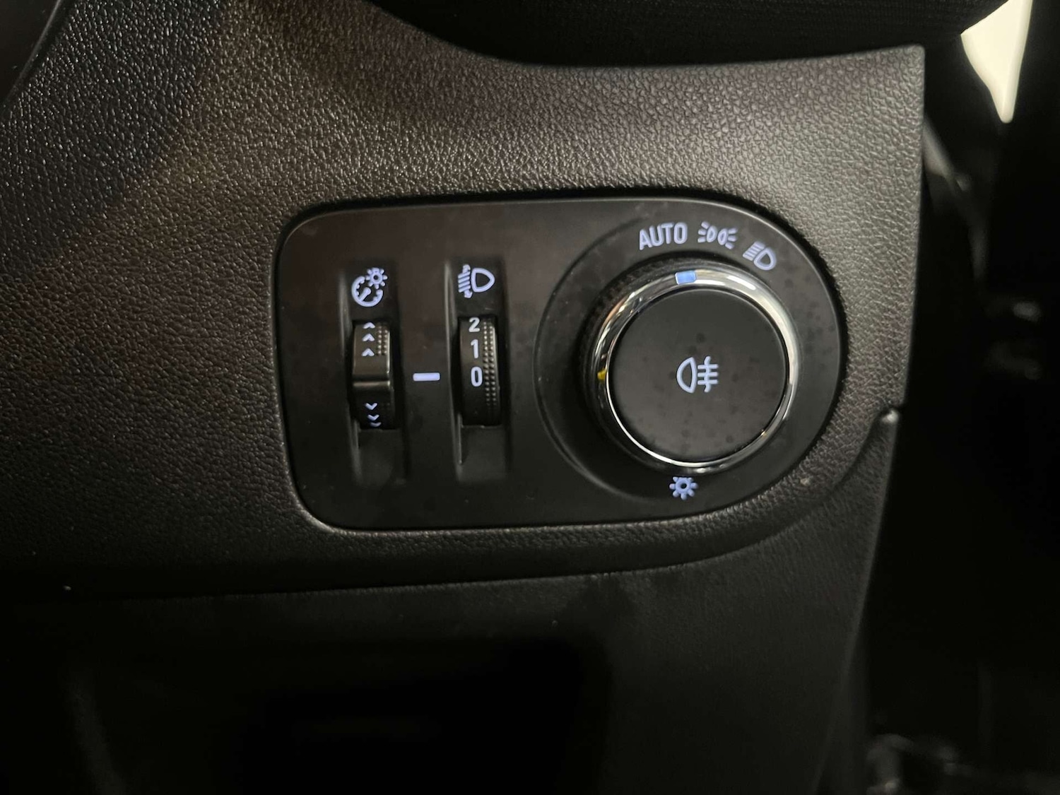 Used Vauxhall Crossland X 2020 for sale - 76555300: Photo 18